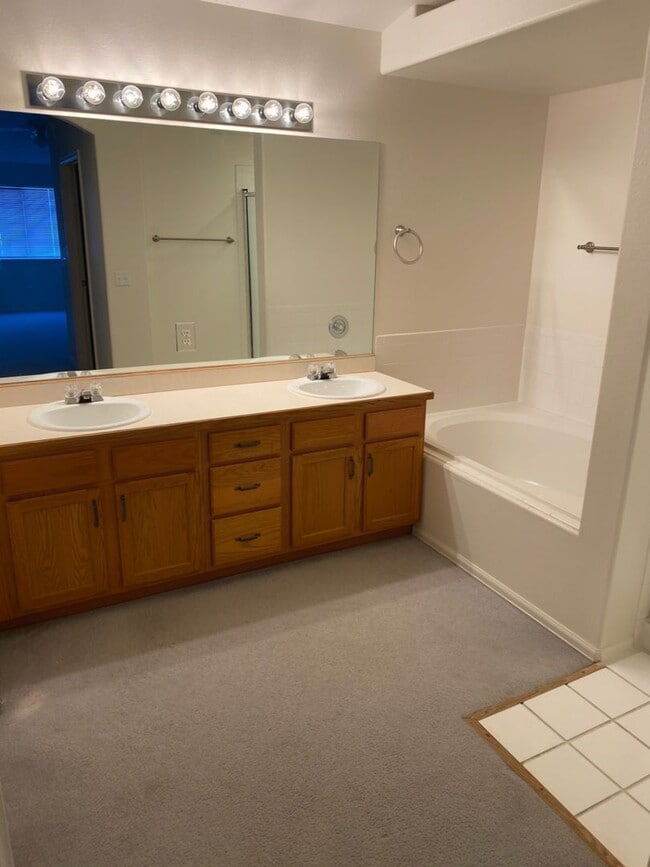 Building Photo - 3911 Christy Heights