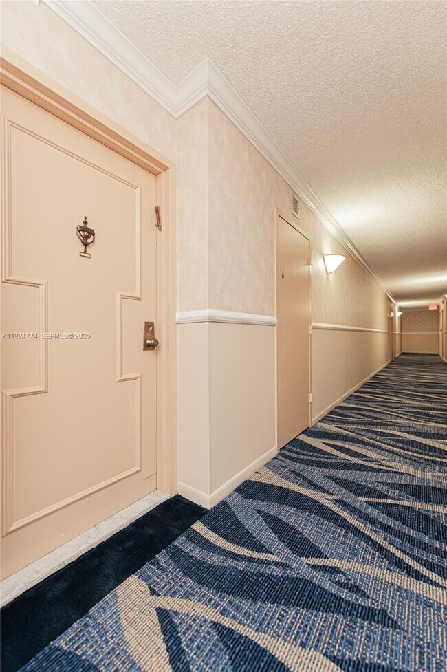 Building Photo - 3800 S Ocean Dr