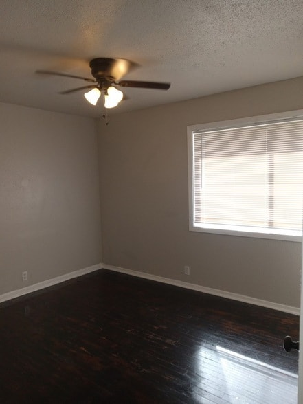 Building Photo - 9306 St Lo Rd