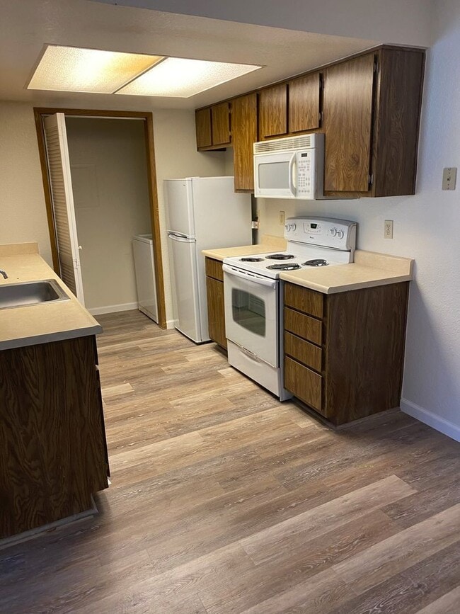 Building Photo - 555 E Patriot Blvd