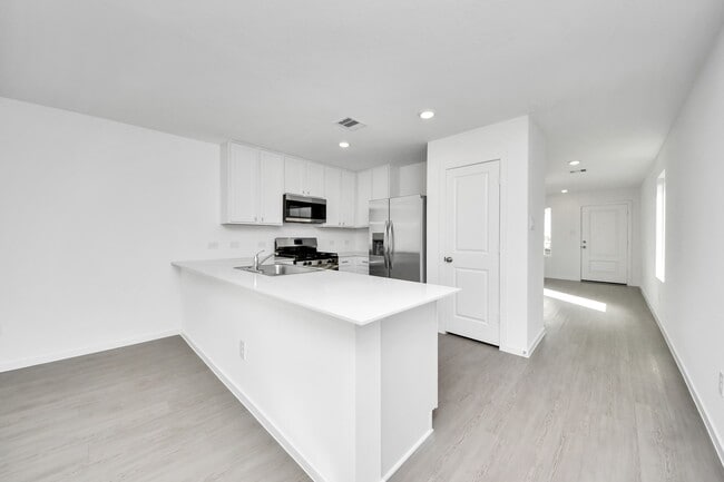 Building Photo - 29643 Knollwood Bay Rd