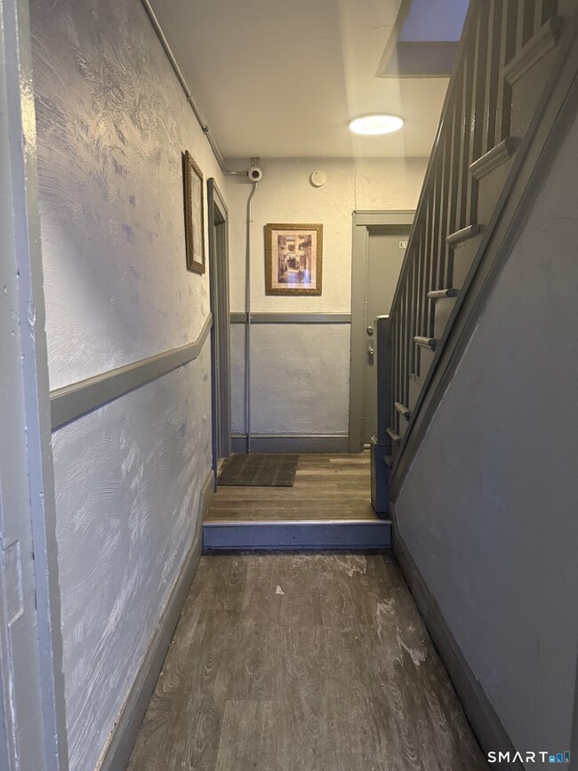 Building Photo - 85 Kent St