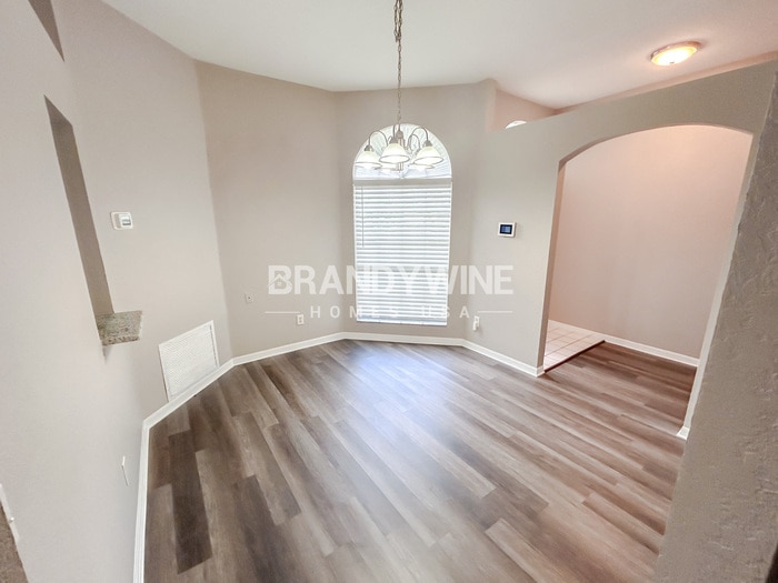 Building Photo - 815 Via Del Sol Dr