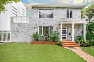 Building Photo - 320 SW 29th Rd