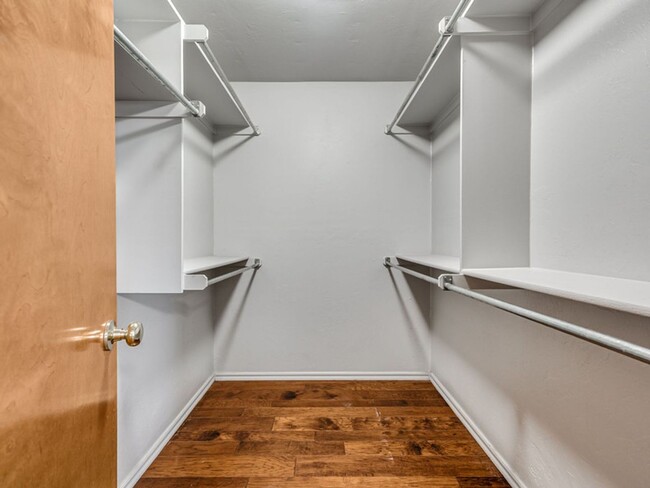 Building Photo - New In Moore Home Available now!