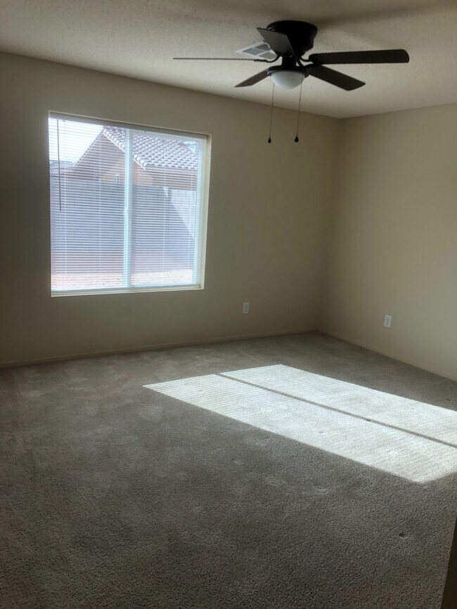 Building Photo - Beautiful Home in Saguaro!