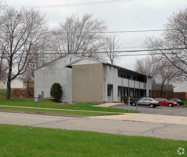 Primary Photo - 1695 Triplett Blvd