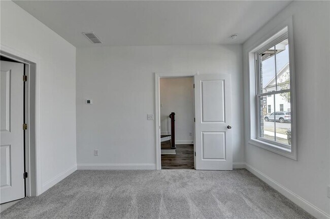 Building Photo - 5422 Howington Ct