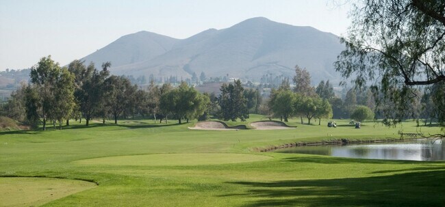 Building Photo - 5 bed home in RiverBend community, Eastvale schools