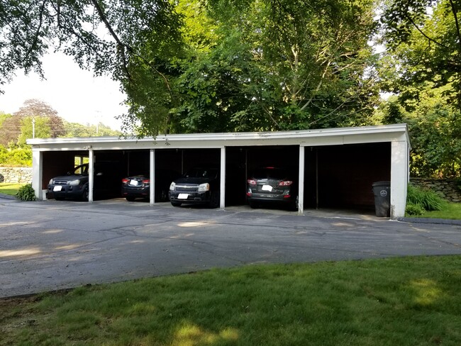 Covered Parking Garage - 10 Wauregan Rd