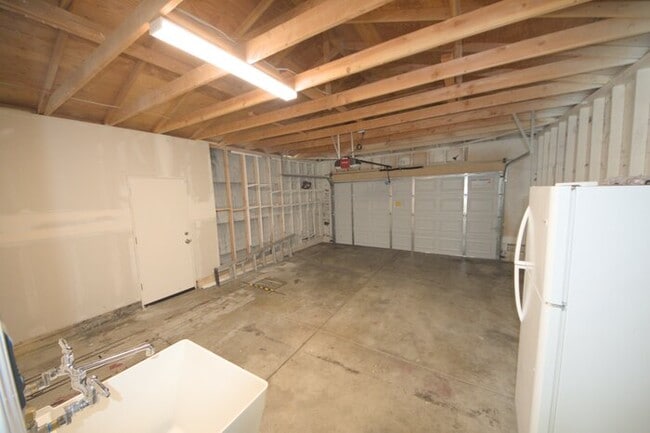 Building Photo - Pittsburg 3 bed/2 bath single family house for rent