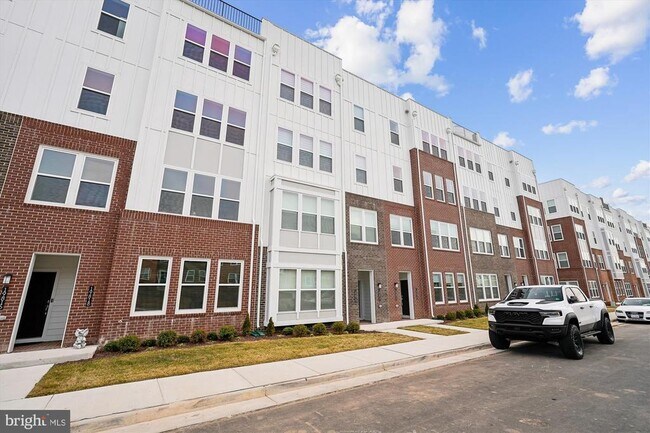 Building Photo - 19820 Lavender Dust Sq