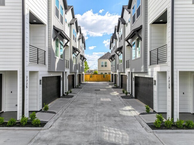 Building Photo - 7735 Hammerly Blvd