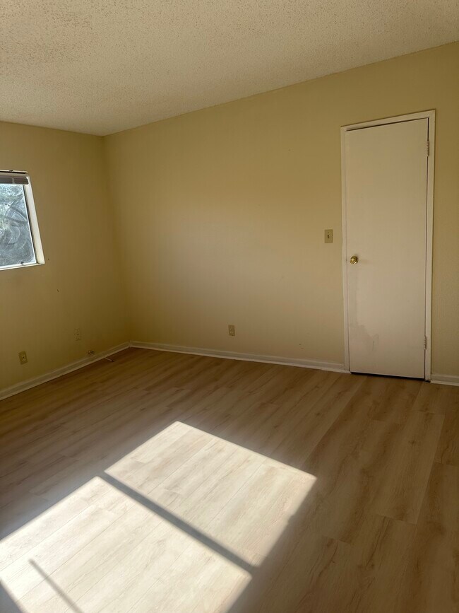 Building Photo - 15524 Sherman Way