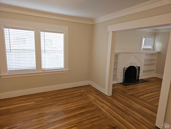 Building Photo - 412 Lincoln St