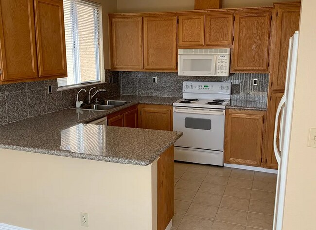 Building Photo - Lots of Natural Sunlight - Close to Travis Air Base - with No Rear Neighbors!