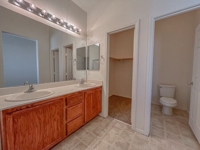 Building Photo - 6552 Playa De Carmen Way