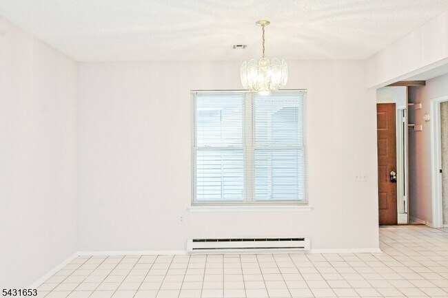 Building Photo - 332C Quinton Dr