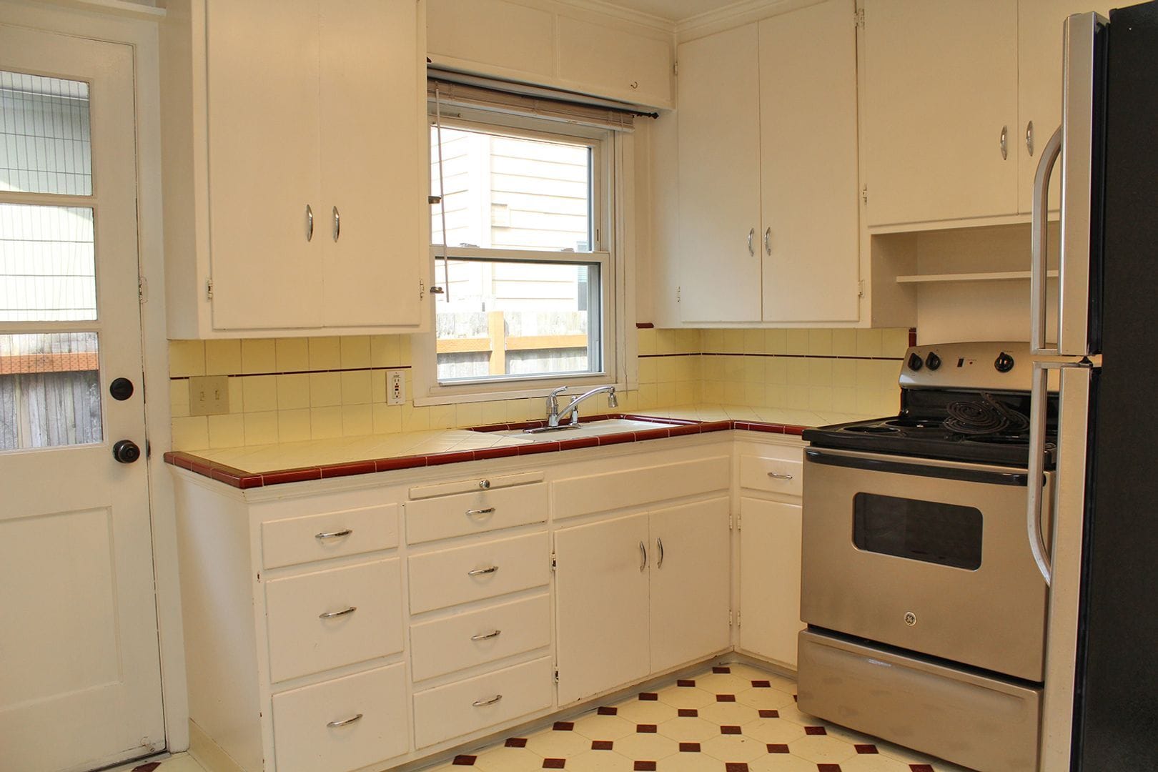 Building Photo - 20-26 NE 56th Ave