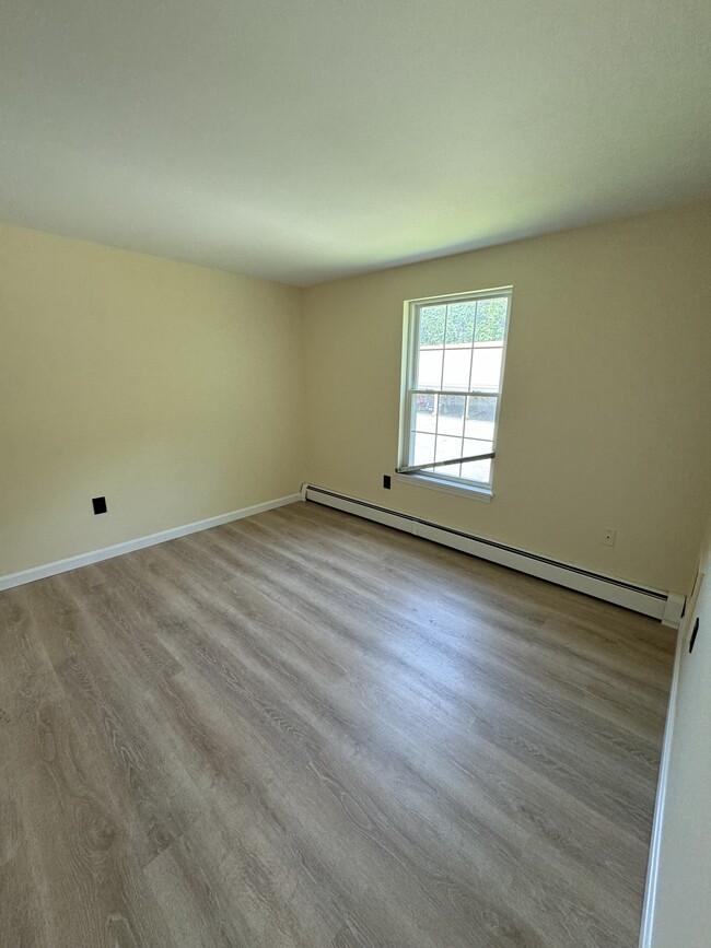 Building Photo - 403 White Cedar Blvd