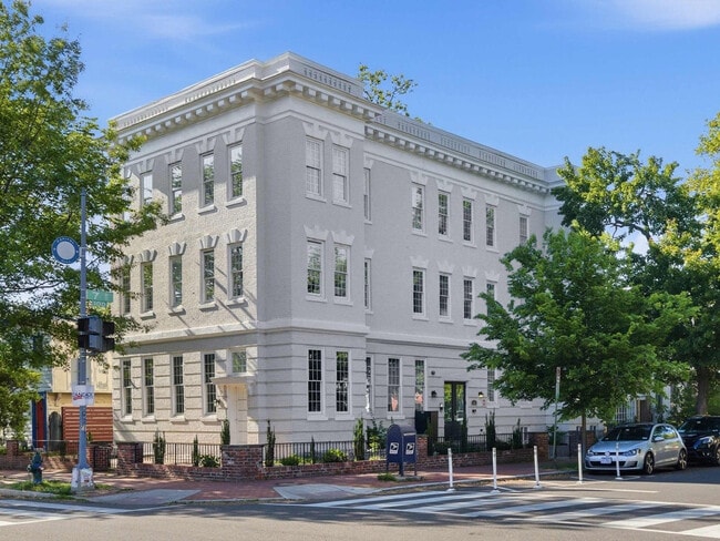 Building Photo - 133 7th St SE