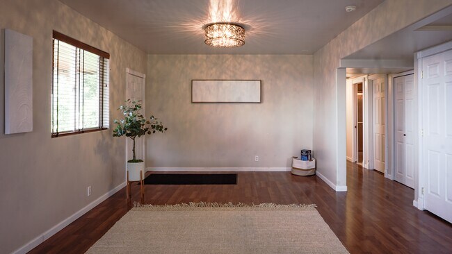 Building Photo - 7904 80th Ave NE