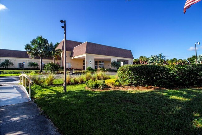 Building Photo - 2429 Lancaster Dr