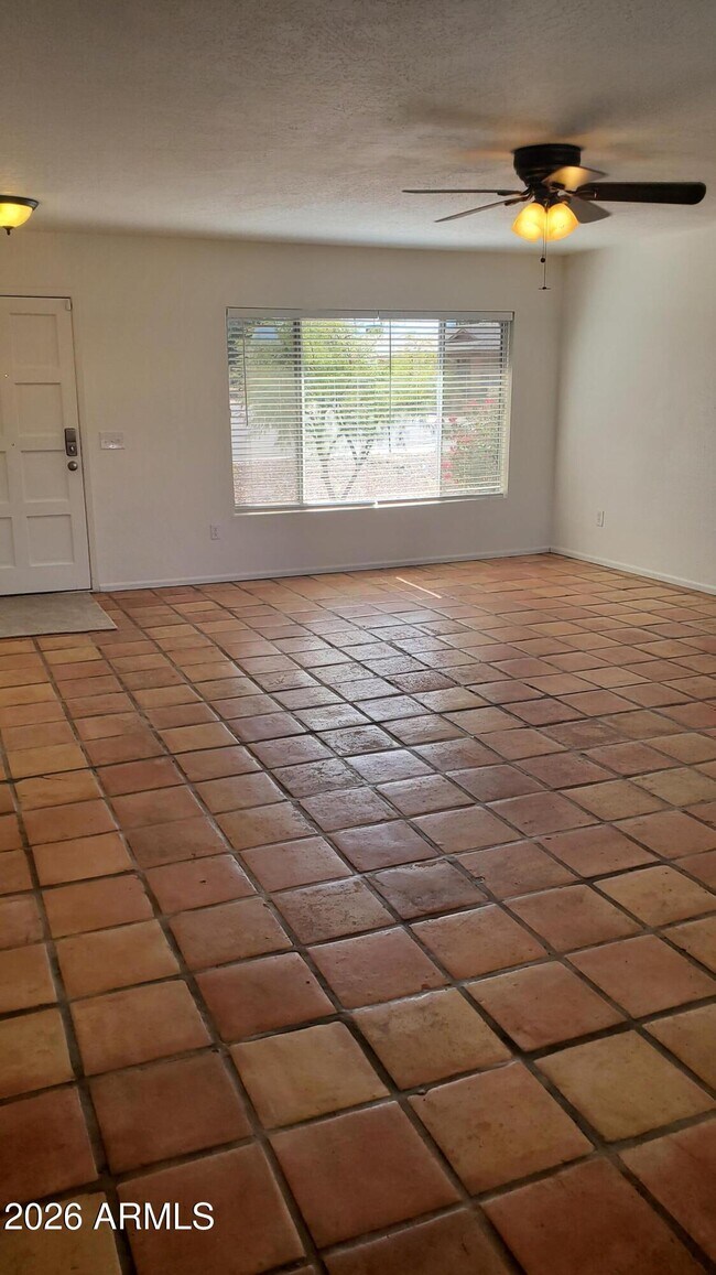 Building Photo - 1134 W Hermosa Dr