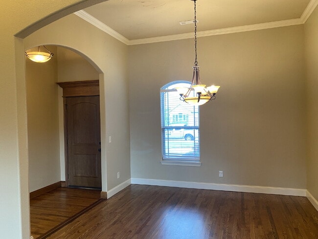 Building Photo - 6202 W Sage Dr