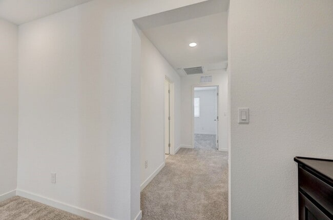 Building Photo - 10772 Paget Ct