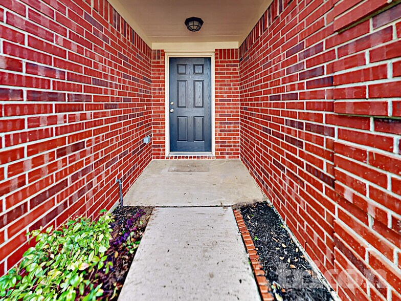 Building Photo - 7228 Retriever Ln