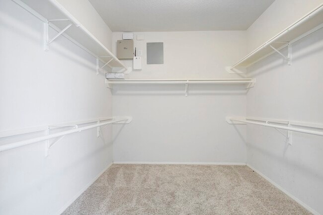 Building Photo - 4615 Russett Ln