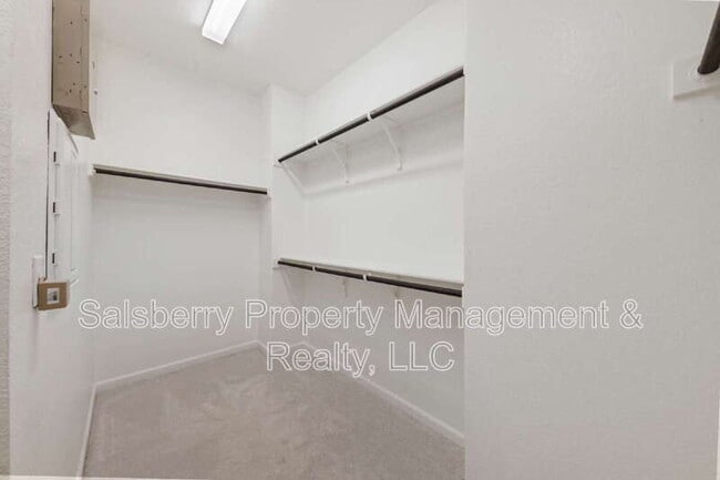 Building Photo - 9324 Trammel Davis Rd