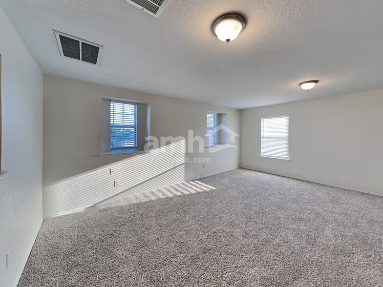 Building Photo - 3453 Newgate St