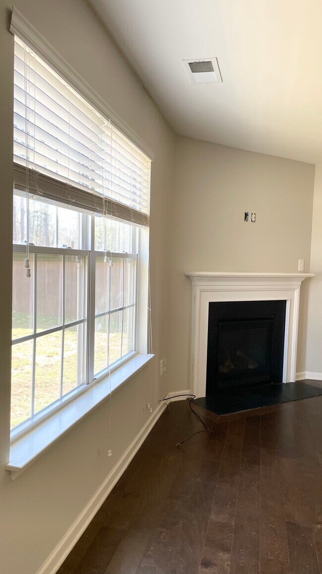 Building Photo - 263 Solstice Dr