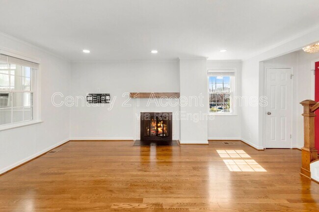 Building Photo - 5026 23rd St S
