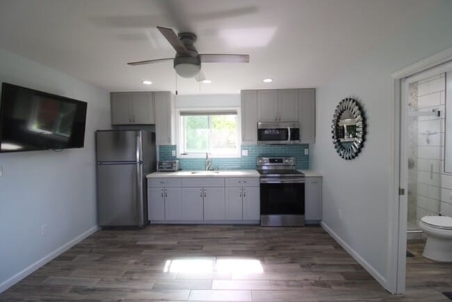 Building Photo - Newly Remolded One Bedroom in Quiet Wahiaw...
