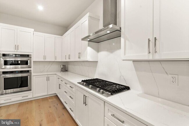 Building Photo - 43443 Croson Ln