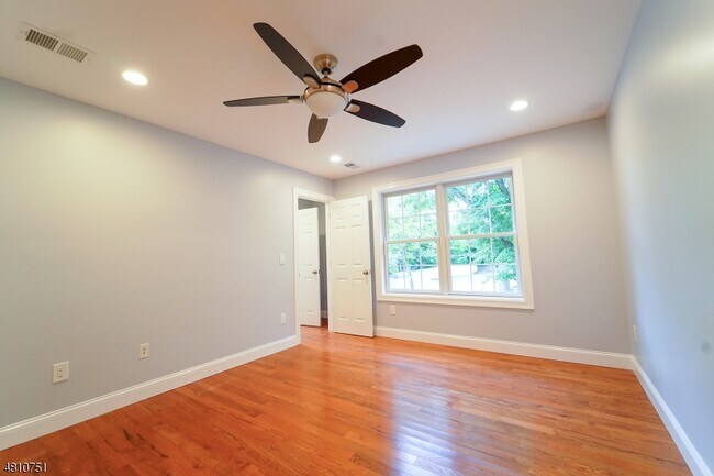 Building Photo - 9 Spalding Dr