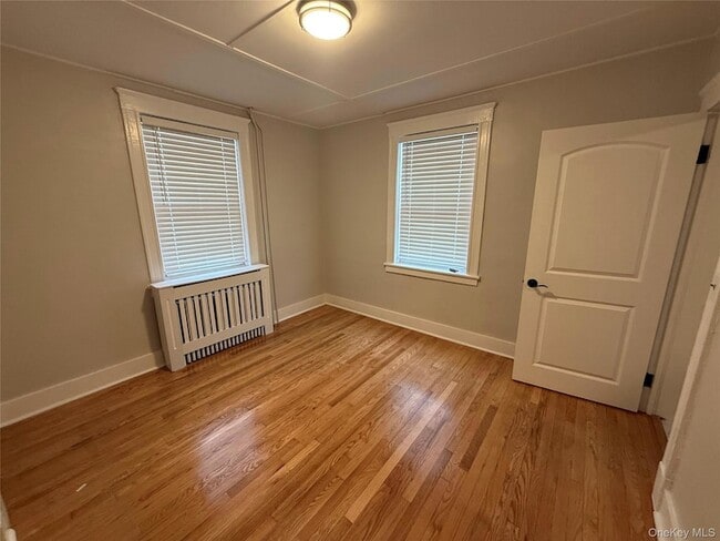 Building Photo - 21 Lake St