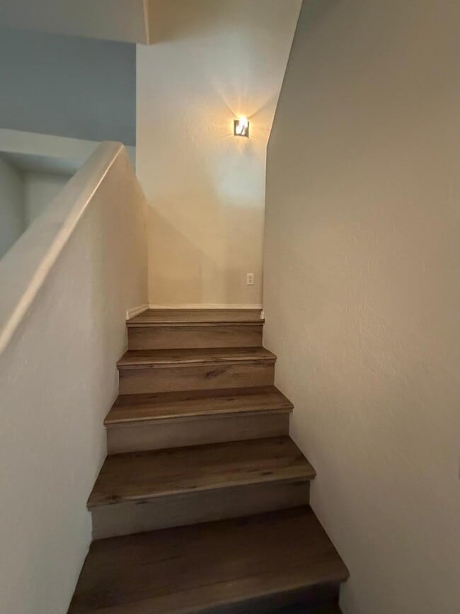 Building Photo - 902 S Surfside Dr