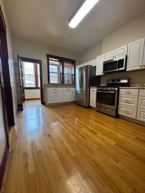 Building Photo - 3256 S Princeton Ave