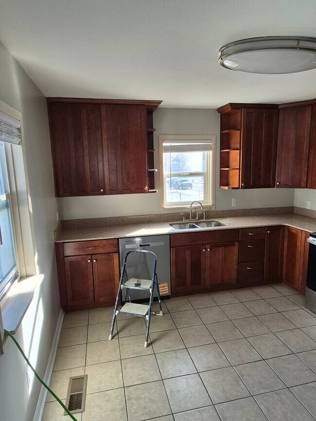 Building Photo - 509 Swan St