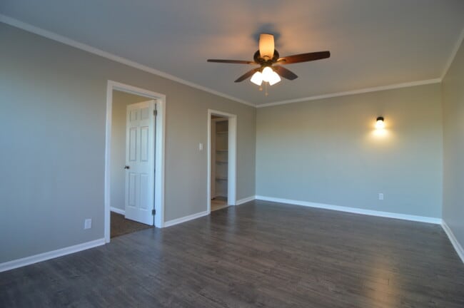 Building Photo - 3422 W Grenshaw St