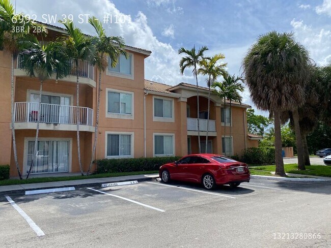 Building Photo - 6992 SW 39th St