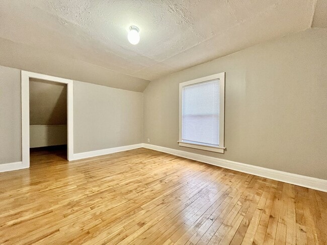 Building Photo - Three Bedroom Home in Muskegon