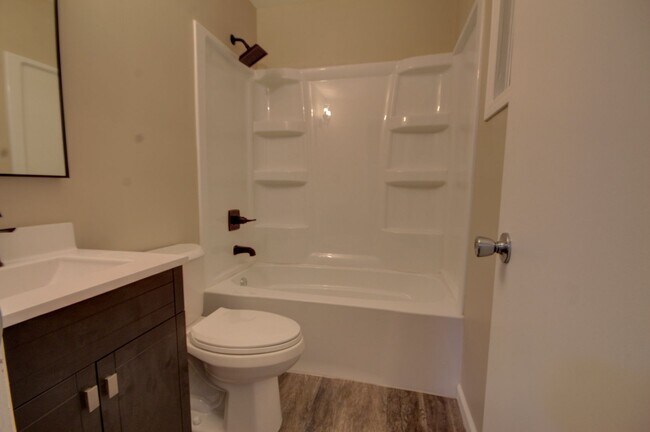 Building Photo - Renovated Orion Home