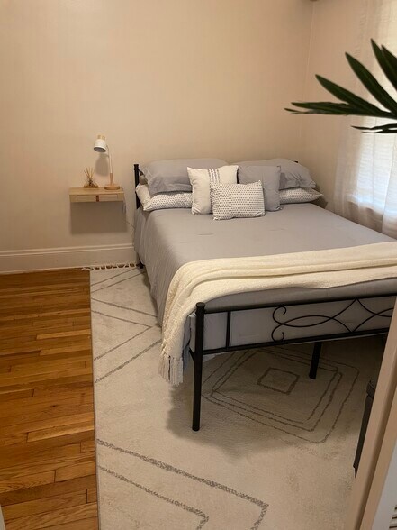 Second bedroom - 4028 E 53rd St