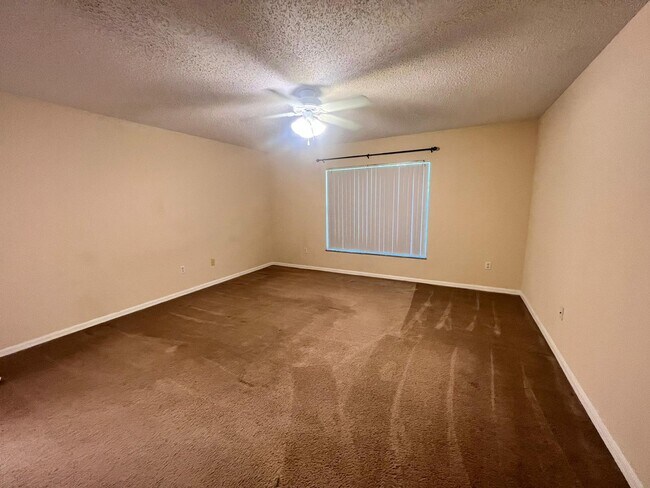 Building Photo - 1209 SW Idol Ave