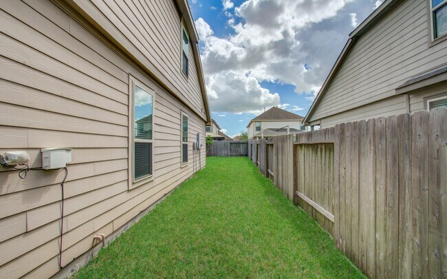 Building Photo - 17139 Devon Dogwood Trail